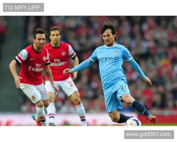 今晚曼城与阿仙奴激战正酣谁能在英超巅峰对决中笑到最后