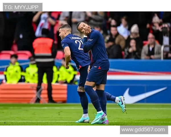 哈兰德与姆巴佩欧冠巅峰对决引发全球足球迷热议 哈兰德与姆巴佩欧冠巅峰对决引发全球足球迷热议